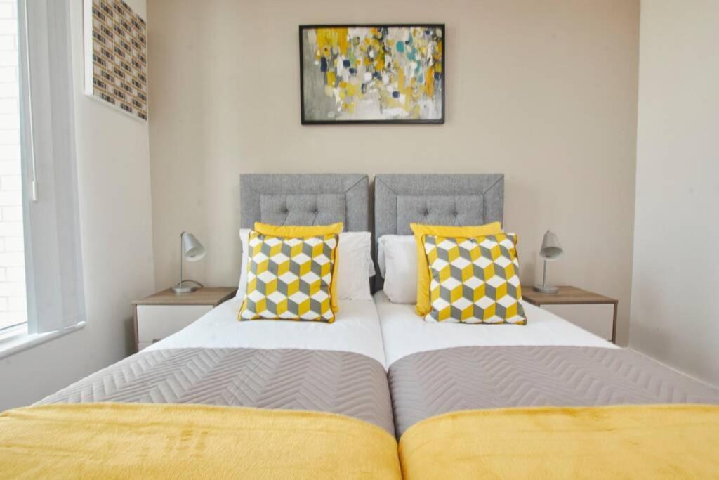 Lovely Apartment - Private Parking - Stadium Views Manchester Ngoại thất bức ảnh
